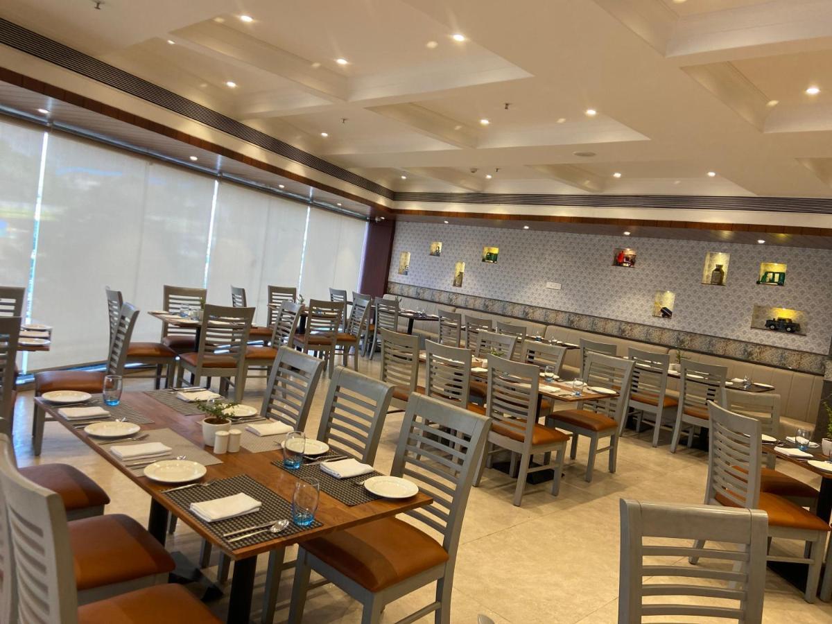 Hotel The Fern Residency Turbhe Navi Mumbai Exterior foto